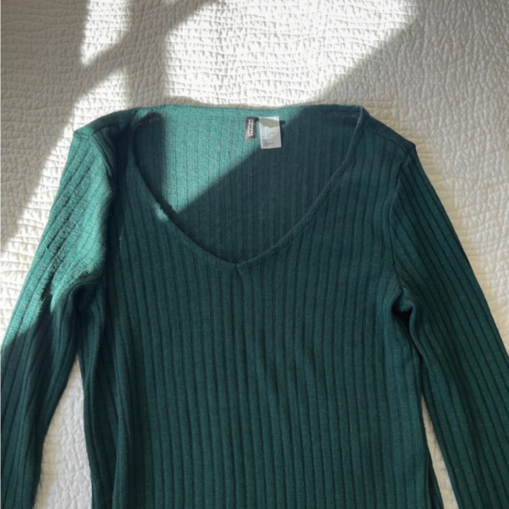 Green Ribbed Long Sleeve Sweater - Picture 3 of 5